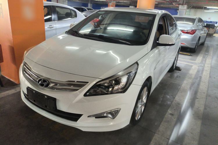 Used Hyundai Verna (older generation) 2014 1.4L Manual Top-Tier Model TOP