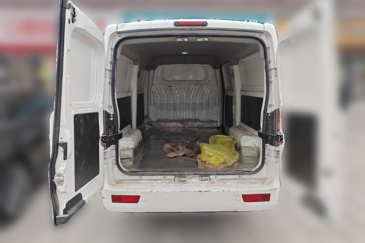 Used Foton Skyworth EV6 2023 Fast and Slow Charging Version Trunk