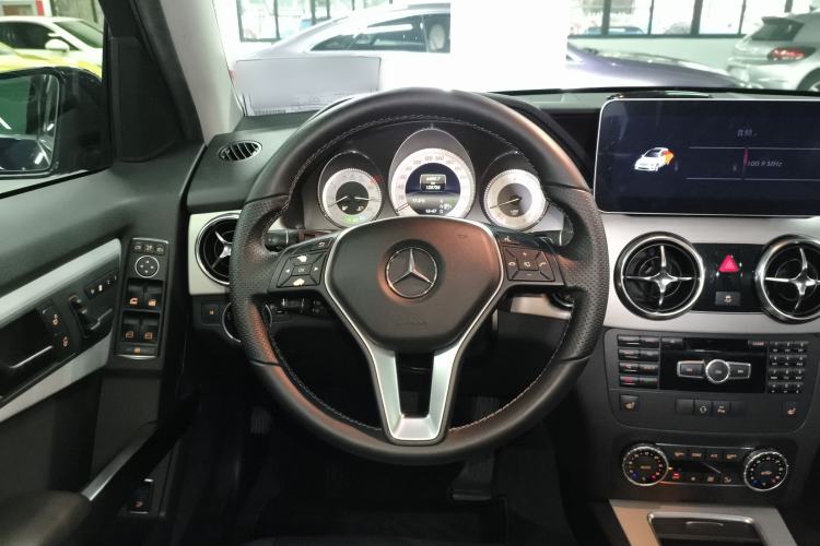 Used Mercedes-Benz GLK-Class 2013 GLK 300 4MATIC Dynamic Sunroof Model
