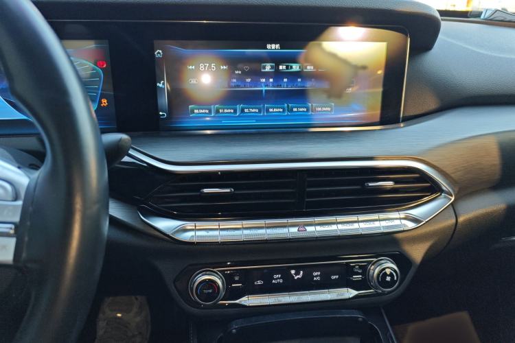 Used Bestune T77 2019 230 TID Automatic Prestige Version China V Emission Standard
