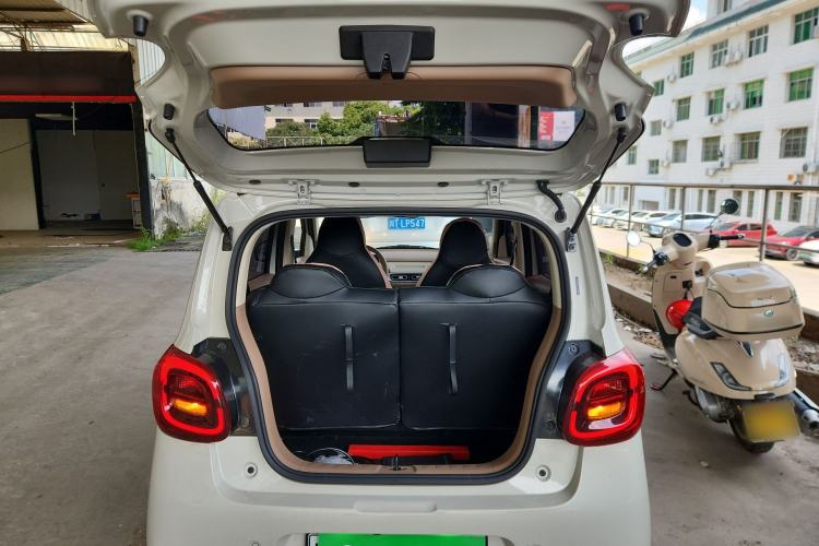 Used Wuling Hongguang MINIEV 2025 Four-Door Version Advanced Edition Trunk