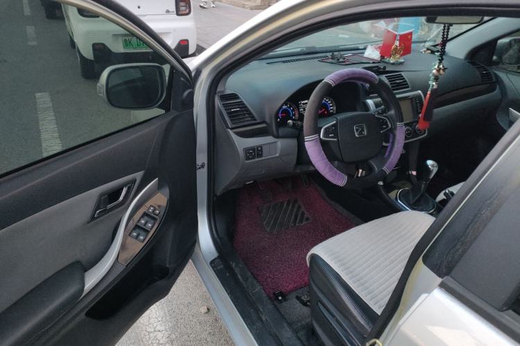 Used Zotye Z300 2014 1.5L Value Edition Manual Elite Model Driver Seat