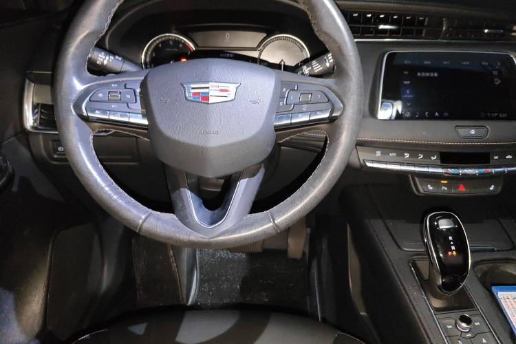 Used Cadillac XT4 2018 28T Two-Wheel Drive Leading Version