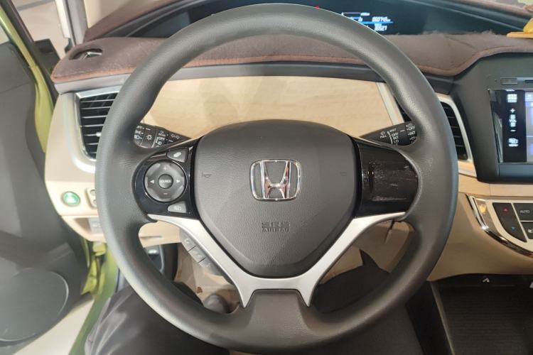 Used Honda Jade 2013 1.8L automatic Comfort version 5 seats Steering Wheel