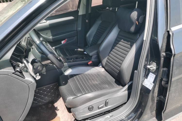 Used Volkswagen Magotan 2017 330TSI DSG Leading Model Left Front Seat