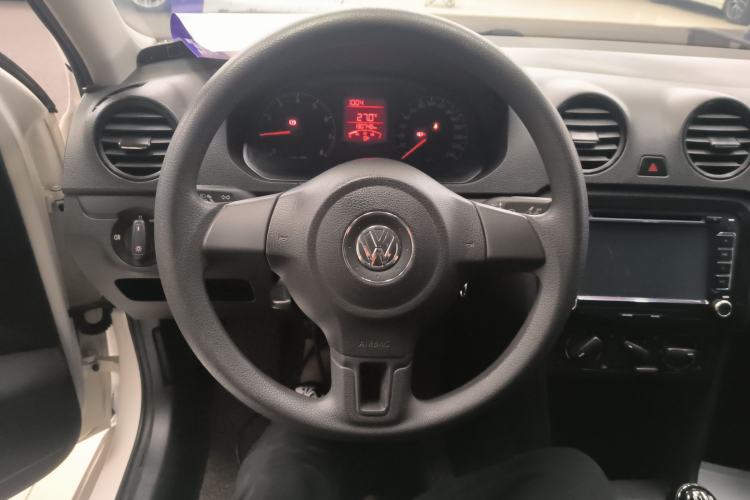 Used Volkswagen Jetta 2015 1.6L Manual Fashion Edition Steering Wheel