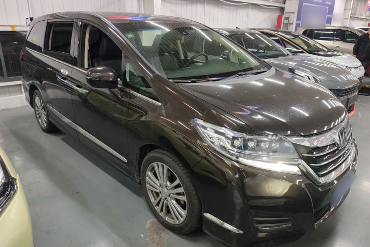 Used Honda Elysion 2016 2.4L Supreme Edition Front Right 45 Deg