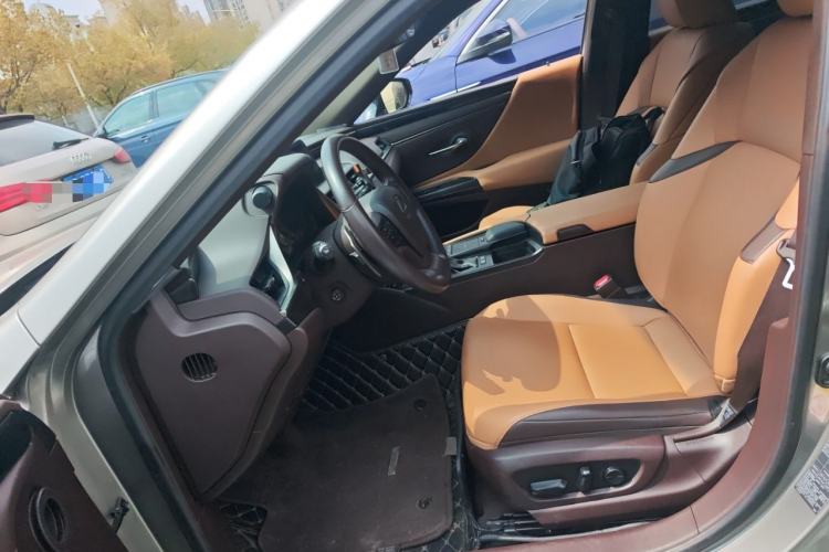 Used Lexus ES 2018 200 Excellence Edition China V Standard Left Front Seat