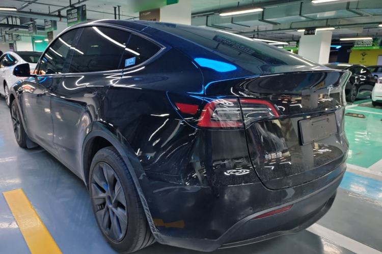 Used Tesla Model Y 2023 Long-Range All-Wheel-Drive Version
