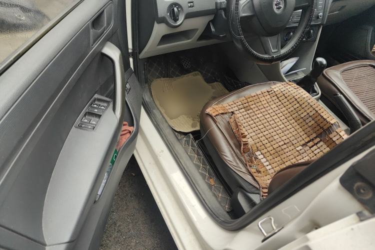 Used Skoda Rapid 2015 1.4L Manual Enjoyment Model
