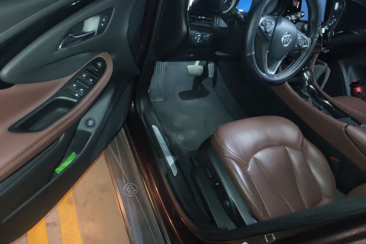 Used Buick Envision 2018 20T Two-Wheel Drive Luxury Model
