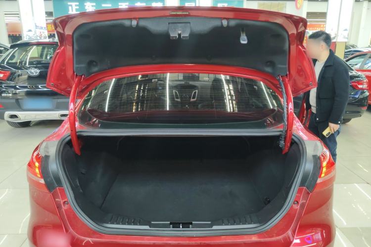 Used Ford Focus 2018 Sedan Classic 1.6L Automatic Trendy SmartDrive Edition
