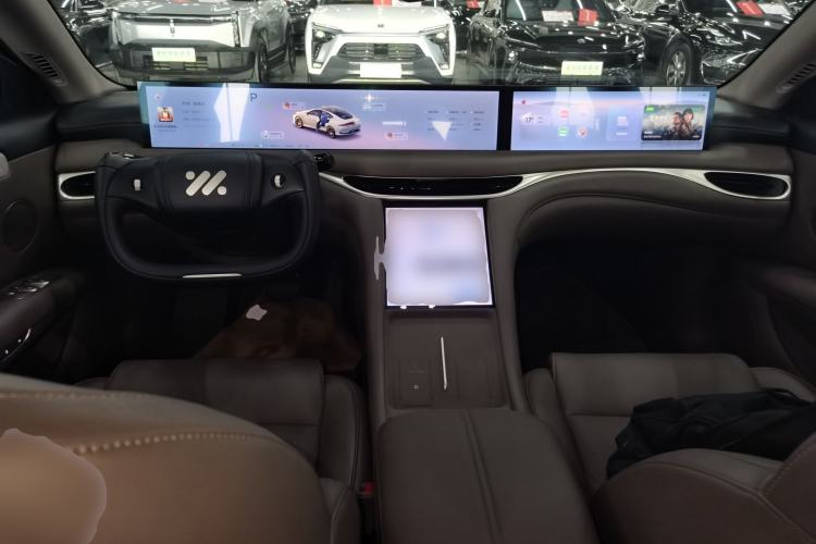 Used IM L6 2025 Ultra Model Center Console