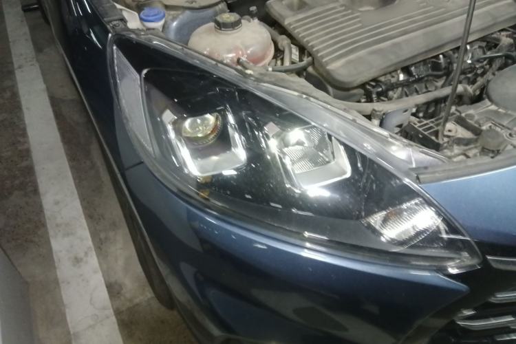 Used Ford Escape 2020 EcoBoost 245 Two-Wheel Drive Smart & Enjoyment Model Right Front Headlight