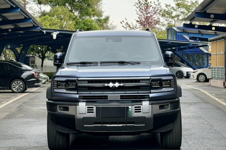 Used Formula Leopard 5 2023 Cloud Ride Flagship Edition
