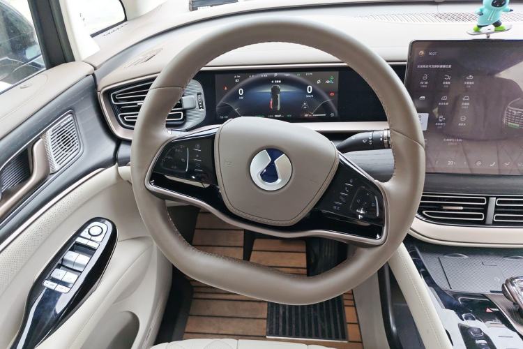 Used Denza D9 2022 DM-i 970 Four-Wheel Drive Flagship Model Steering Wheel