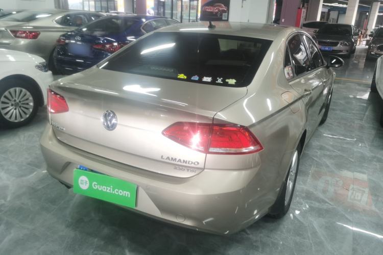 Used Volkswagen Lamando 2017 230TSI DSG Fashion Edition
