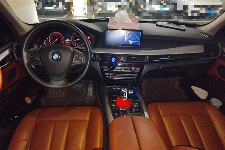 Used BMW X5  Center Console