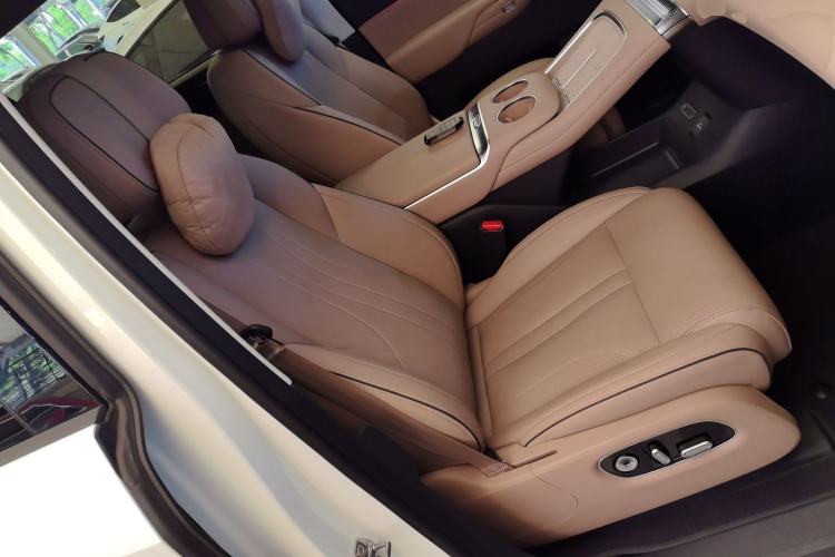 Used XPeng X9 2025 740 Ultra-Long Range Max Right Front Seat