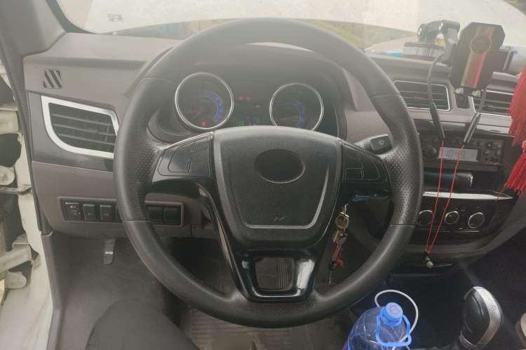 Used King Long Longyao 6 2022 Van Series CATL 41.86 kWh
