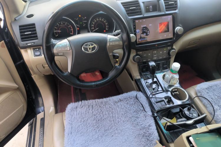 Used Toyota Highlander 2011 2.7L Two-Wheel Drive 7-Seater Luxury Edition Steering Wheel