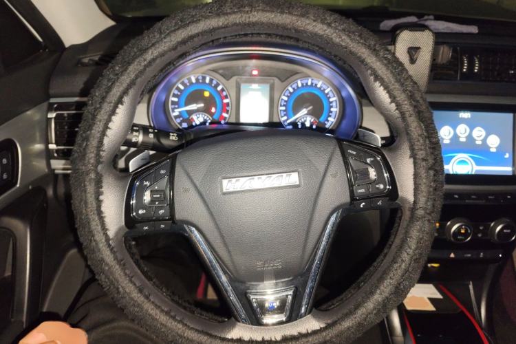 Used Haval H2 2018 Chuanxiang Edition Blue Badge 1.5T Dual-Clutch Two-Wheel Drive Fashionable Model Steering Wheel