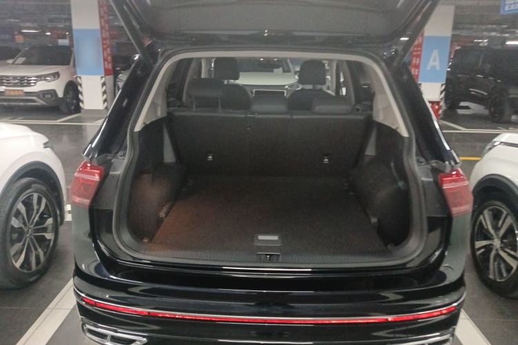 Used Volkswagen Tiguan L 2022 330TSI Automatic Two-Wheel Drive R-Line Enhanced Edition
