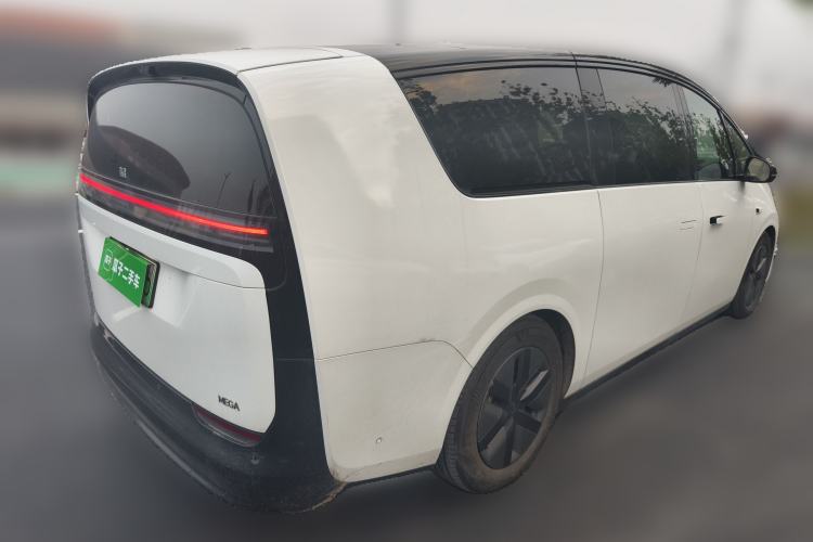 Used Li Auto MEGA 2024 Ultra Model
