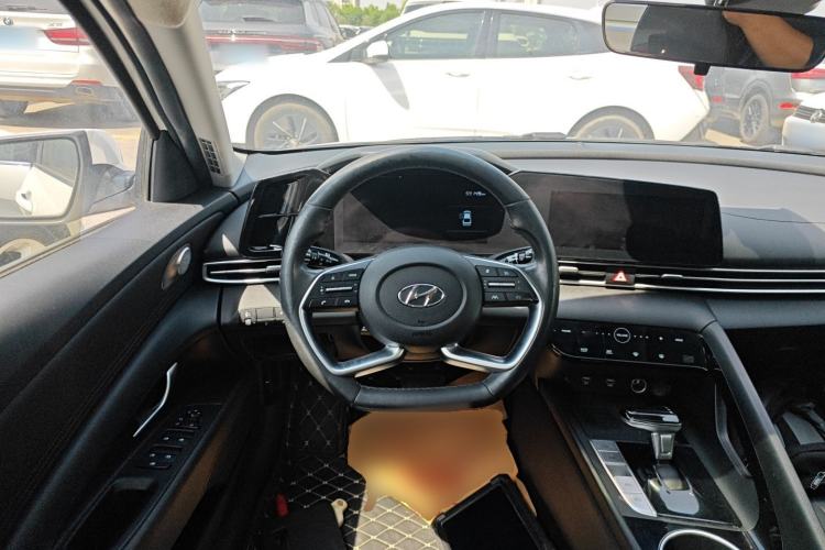 Used Hyundai Elantra 2021 1.5L CVT LUX Prestige Edition