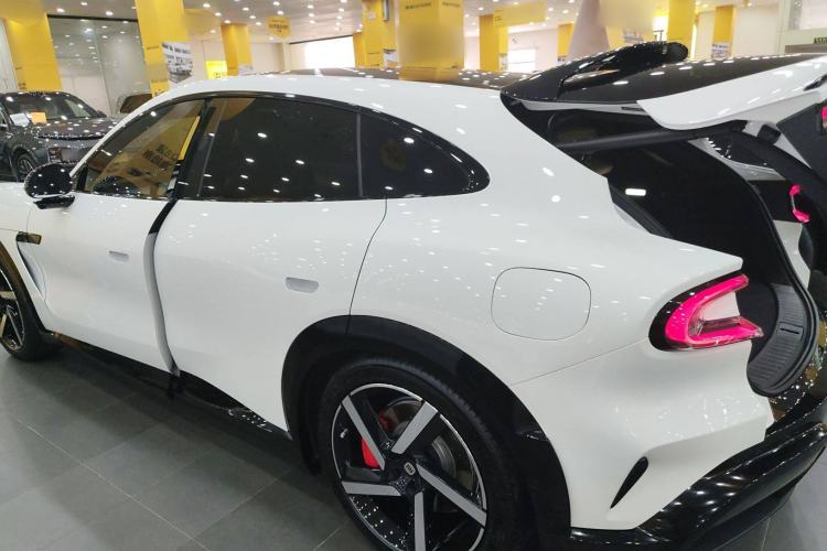 Used Xiaomi Auto YU7 2025 Ultra-Long Range High-Performance All-Wheel-Drive Max Edition
