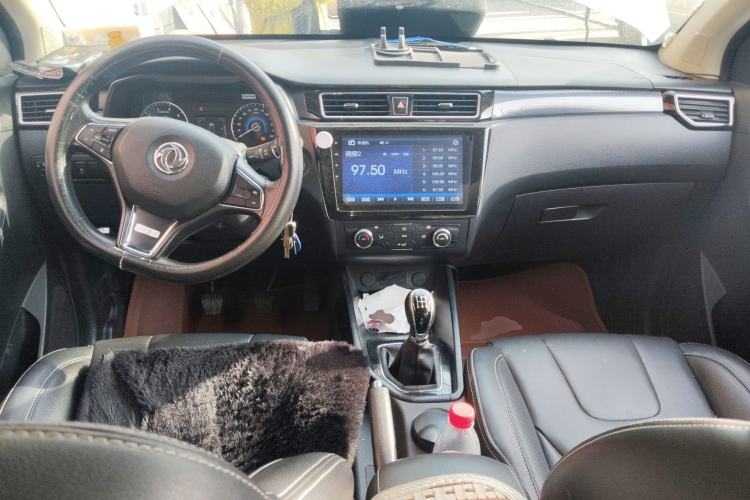 Used Dongfeng Fengon 580 2021 ☆ Star Edition 1.8L Manual Elite Version Center Console