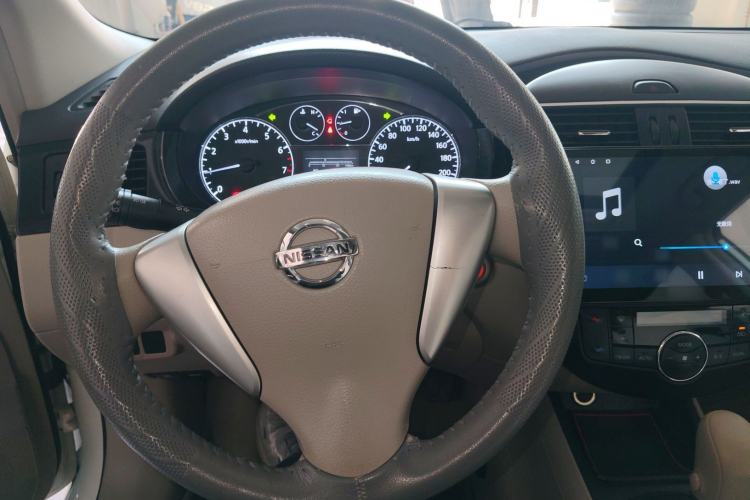 Used Nissan Tiida 2011 1.6L CVT Smart Version