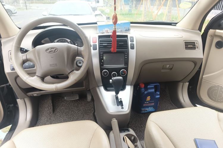 Used Hyundai Tucson 2009 2.0L Automatic Two-Wheel Drive with Sunroof
