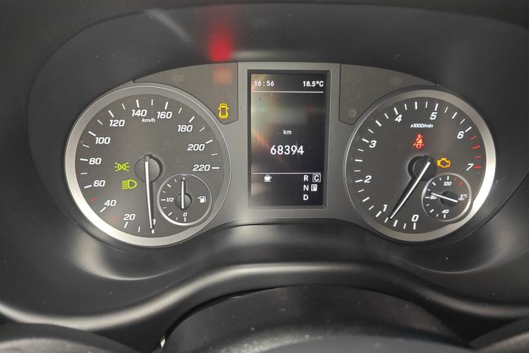 Used Mercedes-Benz Vito 2021 2.0T Elite Version 7 Seats
