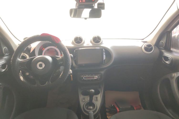 Used smart forfour 2018 1.0L 52 kW Dynamic Edition
