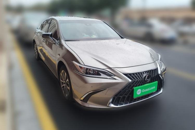 Used Lexus ES 2023 200 Excellence Edition
