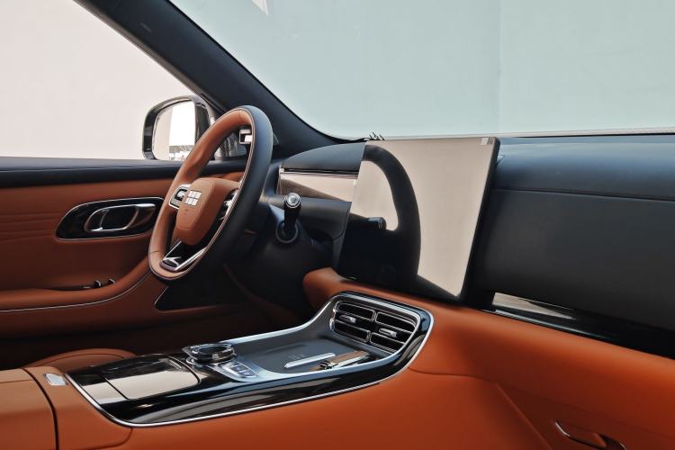 Used Geely Galaxy M9 2025 Model 100km Two-Wheel-Drive Smart Navigation Edition
