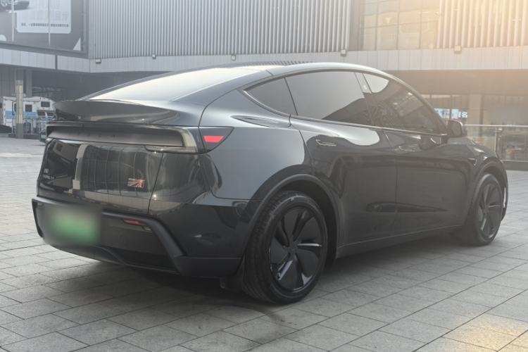 Used Tesla Model Y 2025 Long-Range All-Wheel Drive First Edition