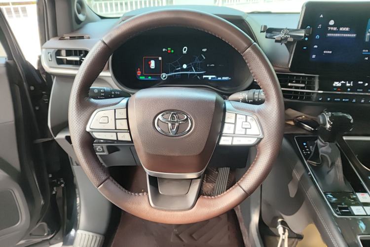 Used Toyota Sienna 2021 2.5L Hybrid Platinum Edition
