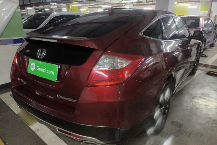 Used Honda Crosstour 2014 2.4L Luxury Edition Rear Right 45 Deg