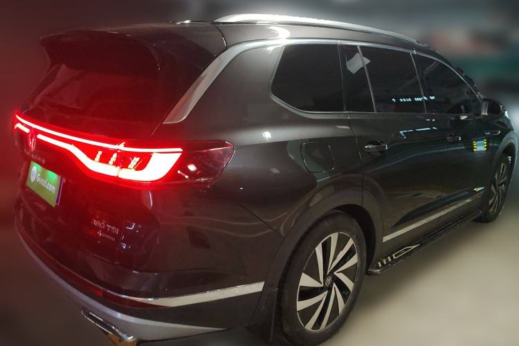 Used Volkswagen Talagon 2022 330TSI Two-Wheel-Drive Luxury Edition with Scenic Package 7 Seats
