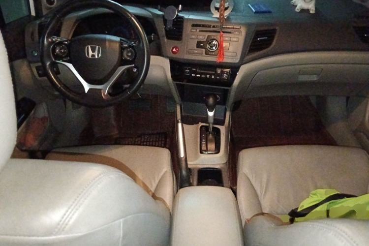 Used Honda Civic 2013 10th Anniversary 1.8L Automatic Luxury Edition Center Console