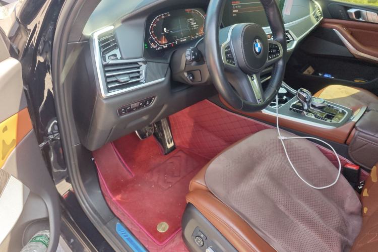 Used BMW X7 2022 xDrive40i Luxury Package with Leading Features