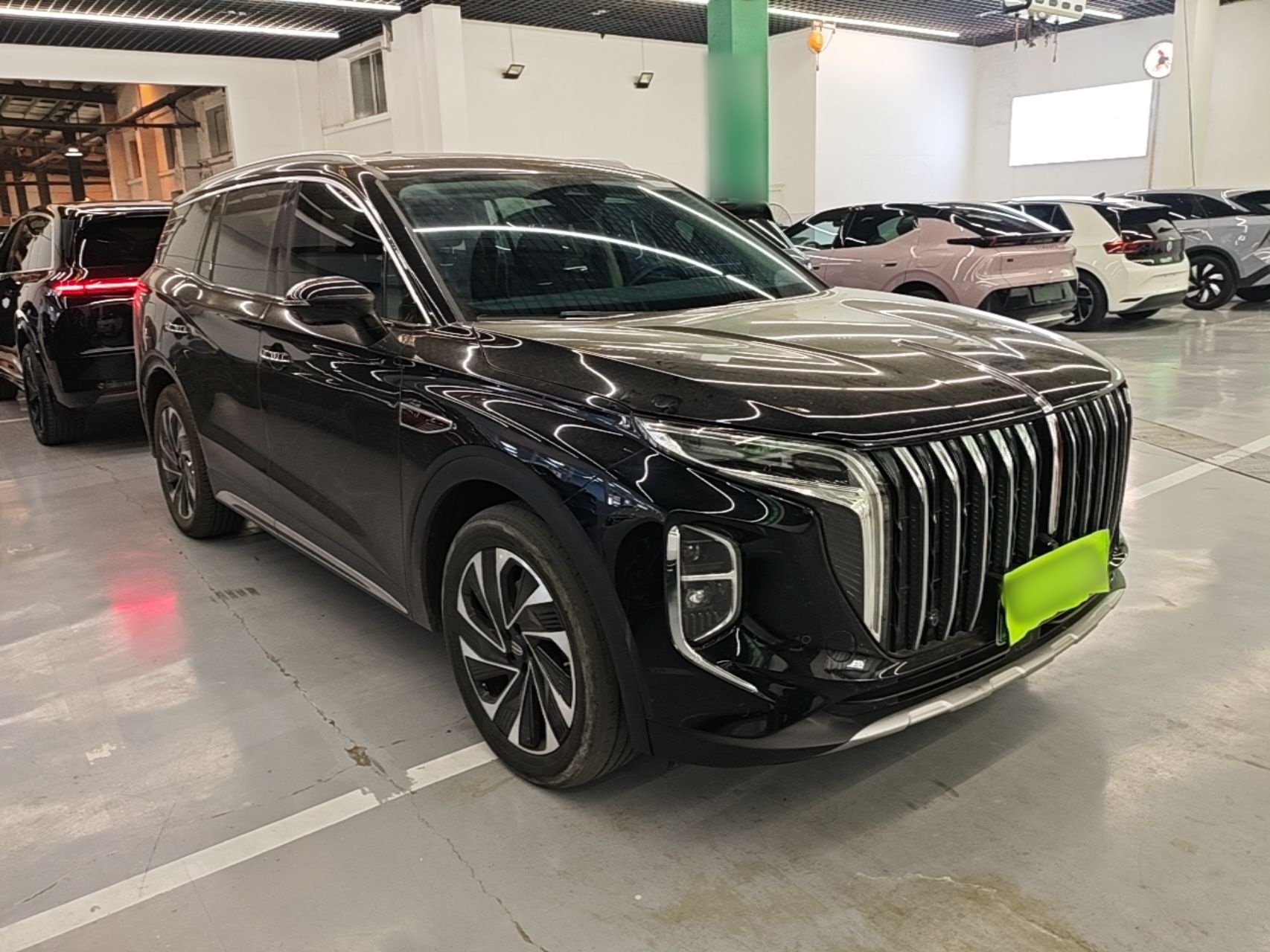 Hongqi HS7 PHEV 2024 2.0T PHEV Four-Wheel Drive Flagship Edition 6 Seats — снимка 3