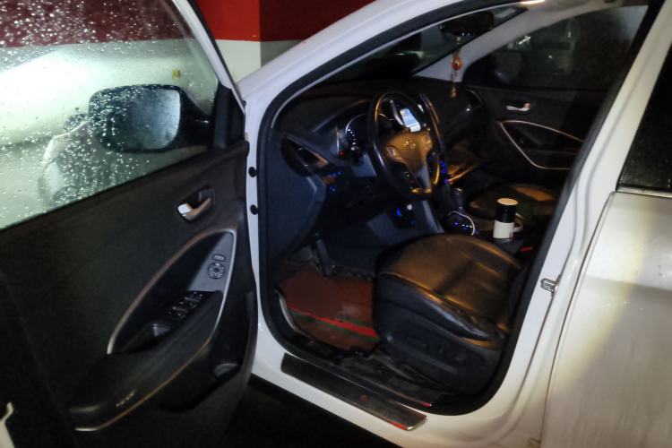 Used Hyundai Santa Fe 2015 2.0T Automatic Two-Wheel Drive Smart Version 5 Seats
