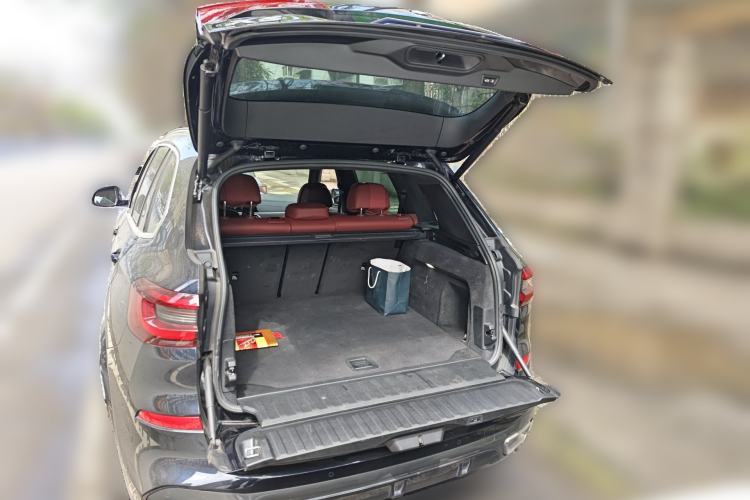 Used BMW X5 2022 Restyled xDrive 40Li M Sport Package Trunk