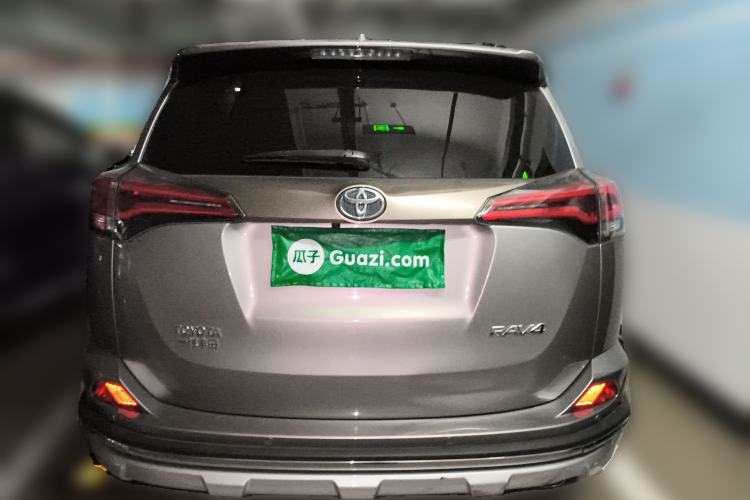 Used Toyota RAV4 2019 2.0L CVT Two-Wheel Drive Fashion X Limited Edition China VI Standard Rear