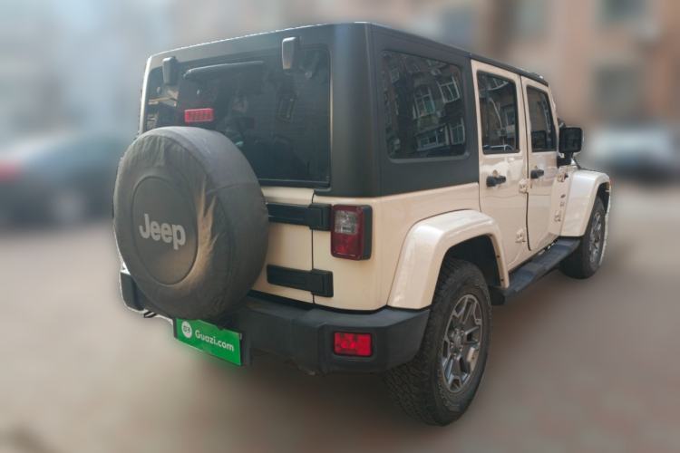 Used Jeep Wrangler 2015 3.0L Sahara Four-Door Comfort Edition
