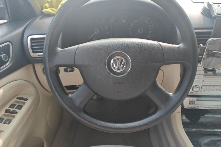Used Volkswagen Passat 2009 2.0L MFI Manual Luxury Edition