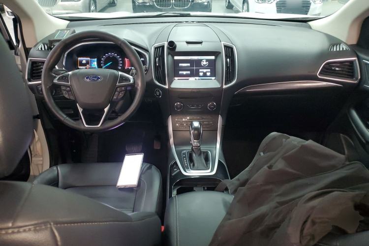 Used Ford Edge 2015 2.0T GTDi Two-Wheel-Drive High-Line Version